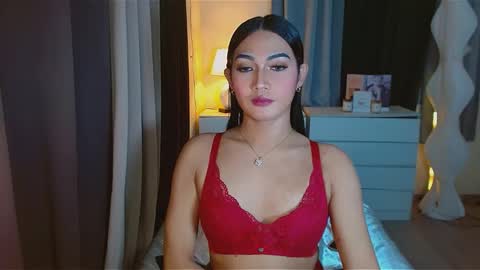 gabriela_deluxe online show from February 4, 9:31 pm