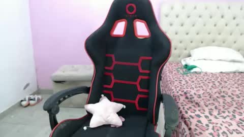 Snapshot of gabriela_jay1 chatting on December 17, 9:32 pm G A B R I E L A I S B A C K. online show from December 17, 9:32 pm