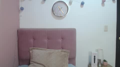 Gabriela online show from February 12, 4:51 am