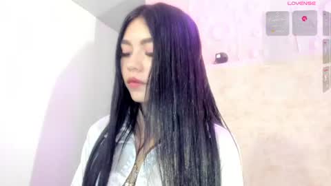 Snapshot of gabriella27_ chatting on July 11, 2:09 pm gabriella online show from July 11, 2:09 pm