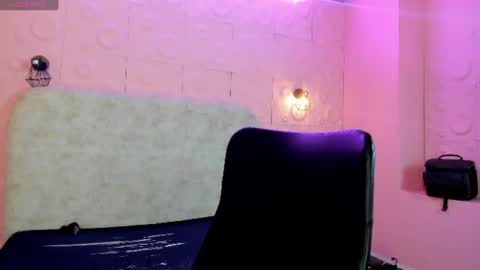 Snapshot of gabriella27_ chatting on July 25, 12:36 pm gabriella online show from July 25, 12:36 pm