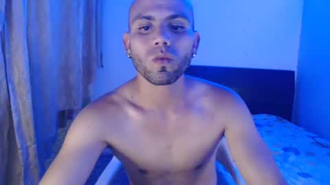 Snapshot of gabrielle_ramirez chatting on January 18, 12:35 am Gabriel online show from January 18, 12:35 am