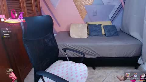 Snapshot of gaby_dams9 chatting on December 3, 12:51 am GABY online show from December 3, 12:51 am