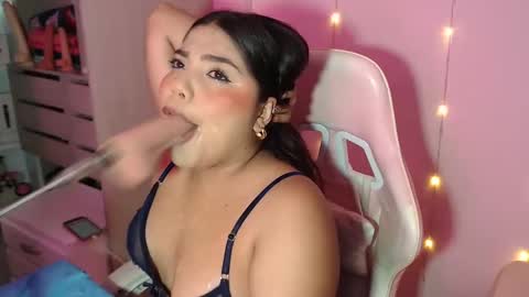 Snapshot of gaby_hot25 chatting on January 27, 11:11 pm gaby online show from January 27, 11:11 pm