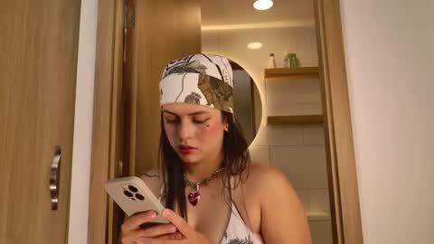 Snapshot of gaby_mason chatting on June 10, 2:23 am Gaby online show from June 10, 2:23 am