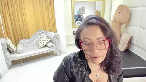 Snapshot of gaby_trent chatting on May 13, 6:27 pm gabriela online show from May 13, 6:27 pm