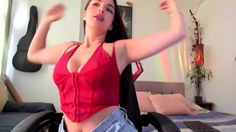 Snapshot of gabyaridiii chatting on April 28, 3:39 pm gabyaridiii online show from April 28, 3:39 pm