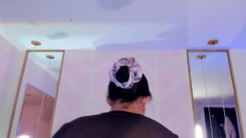 Snapshot of gabypetit chatting on November 27, 8:11 pm Gaby online show from November 27, 8:11 pm