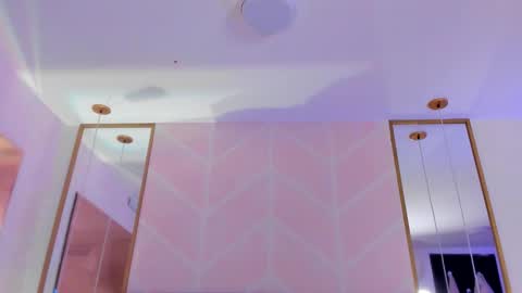 Snapshot of gabypetit chatting on November 29, 8:01 pm Gaby online show from November 29, 8:01 pm