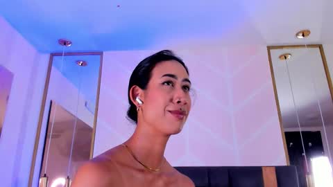 Snapshot of gabypetit chatting on December 17, 8:04 pm Gaby online show from December 17, 8:04 pm