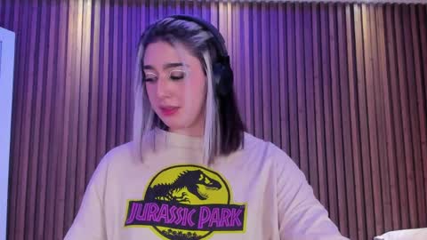 gabyrose9 online show from April 7, 8:20 pm