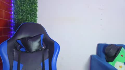 Snapshot of gael_david chatting on June 22, 7:16 am Gael online show from June 22, 7:16 am
