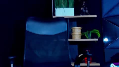 Snapshot of gael_reid chatting on April 21, 2:51 am gael online show from April 21, 2:51 am
