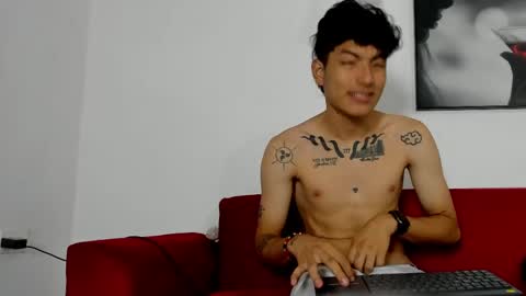 Snapshot of gael_twink_boy chatting on May 15, 11:56 pm gael_twink_boy online show from May 15, 11:56 pm