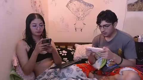 Snapshot of gaia_16 chatting on August 5, 8:11 pm Gaia y Clayde online show from August 5, 8:11 pm