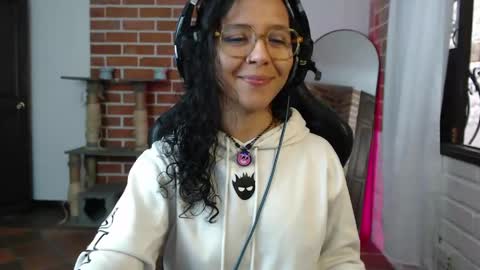 Snapshot of gaia_333 chatting on June 7, 7:06 pm Lenna 3 online show from June 7, 7:06 pm