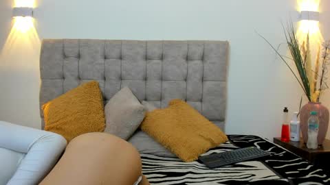 gaia_n_nix online show from April 5, 4:20 am