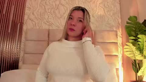 Snapshot of gaia_stonne chatting on July 8, 12:31 pm gaia_stonne online show from July 8, 12:31 pm