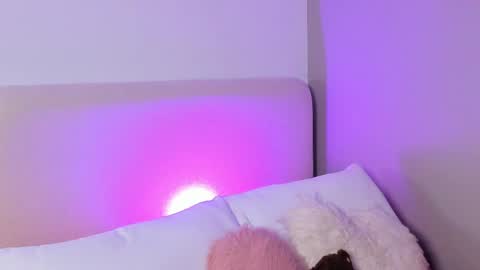 Gaia Baker  online show from April 16, 3:46 pm