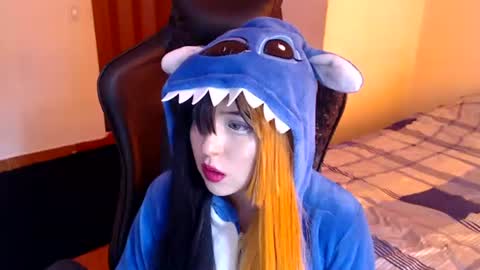 Kate 3 online show from July 25, 7:55 pm