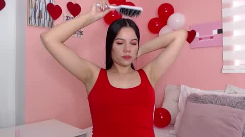 Snapshot of galayounng_ chatting on February 14, 5:57 pm Gala Y online show from February 14, 5:57 pm