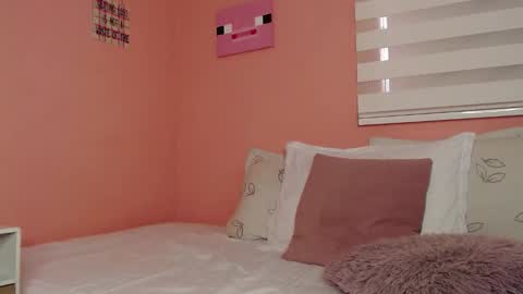 Snapshot of galayounng_ chatting on February 19, 6:54 pm Gala Y online show from February 19, 6:54 pm