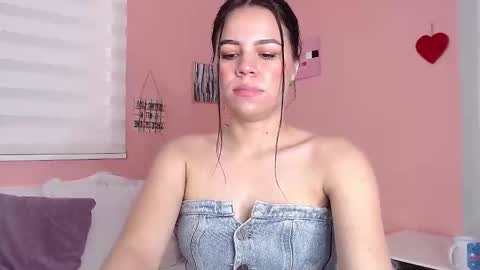 Snapshot of galayounng_ chatting on March 2, 3:16 pm Gala Y online show from March 2, 3:16 pm