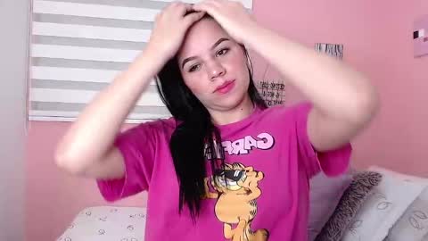 Snapshot of galayounng_ chatting on March 5, 12:27 am Gala Y online show from March 5, 12:27 am