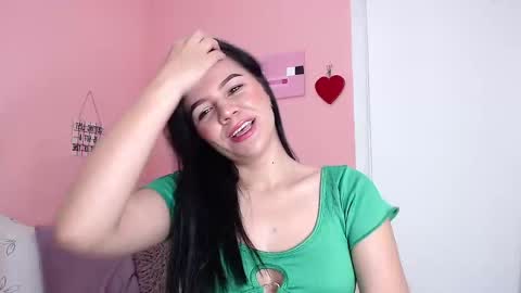 Snapshot of galayounng_ chatting on March 12, 12:04 pm Gala Y online show from March 12, 12:04 pm