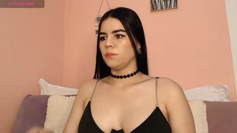 Snapshot of galayounng_ chatting on October 24, 10:44 am Gala Y online show from October 24, 10:44 am