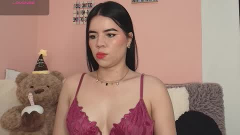 Snapshot of galayounng_ chatting on November 10, 11:20 am Gala Y online show from November 10, 11:20 am