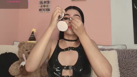 Snapshot of galayounng_ chatting on November 13, 11:20 am Gala Y online show from November 13, 11:20 am