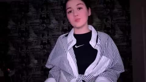 Abigail online show from December 14, 8:02 pm