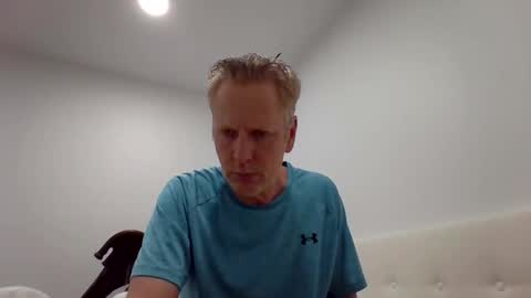 Snapshot of gamerboy200 chatting on October 1, 2:39 am gamerboy200 online show from October 1, 2:39 am