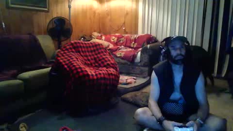 Snapshot of gamerfiend420 chatting on November 3, 8:26 am gamerfiend420 online show from November 3, 8:26 am