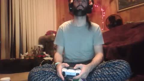Snapshot of gamerfiend420 chatting on January 15, 5:45 am gamerfiend420 online show from January 15, 5:45 am