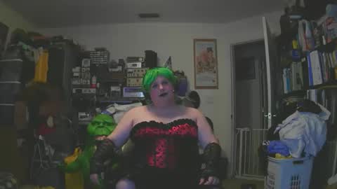 Snapshot of gamergirlallison chatting on December 21, 2:08 am Allison online show from December 21, 2:08 am