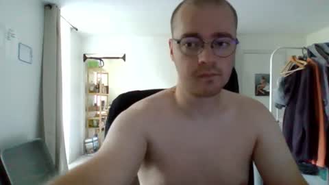 FrenchBoyxb24 online show from August 3, 6:23 am
