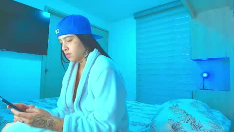 Snapshot of gangster_girl chatting on December 31, 10:45 pm GANG online show from December 31, 10:45 pm