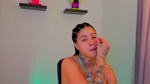 Snapshot of gangster_girl chatting on January 17, 4:17 am GANG online show from January 17, 4:17 am