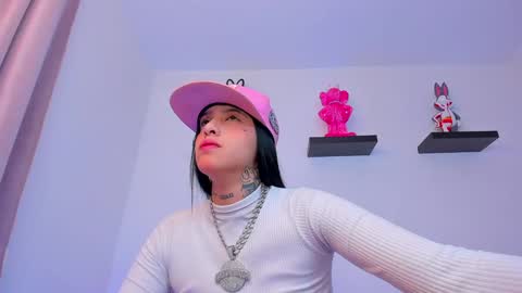 Snapshot of gangster_girl chatting on February 5, 1:58 am GANG online show from February 5, 1:58 am