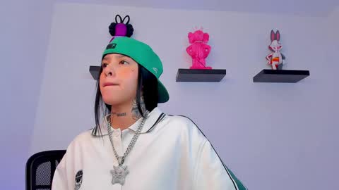 Snapshot of gangster_girl chatting on February 8, 8:32 pm GANG online show from February 8, 8:32 pm