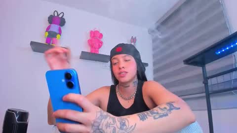 Snapshot of gangster_girl chatting on November 12, 2:12 am GANG online show from November 12, 2:12 am