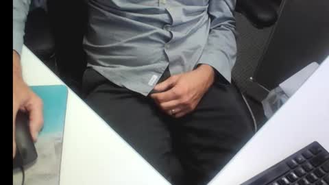 Snapshot of gardensman_561 chatting on November 17, 1:39 pm Panty Lover online show from November 17, 1:39 pm