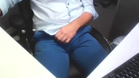 Snapshot of gardensman_561 chatting on December 3, 12:36 pm Panty Lover online show from December 3, 12:36 pm
