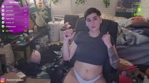 Snapshot of garthvoncoole chatting on December 5, 4:54 am HarperxLotus online show from December 5, 4:54 am