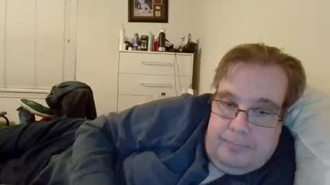 Snapshot of garyg930 chatting on January 13, 2:28 am Gary online show from January 13, 2:28 am