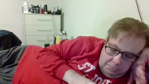 Snapshot of garyg930 chatting on February 4, 2:06 am Gary online show from February 4, 2:06 am