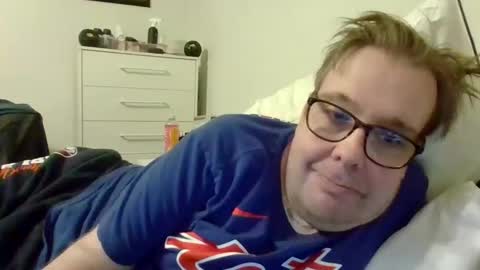 Snapshot of garyg930 chatting on March 2, 12:46 am Gary online show from March 2, 12:46 am