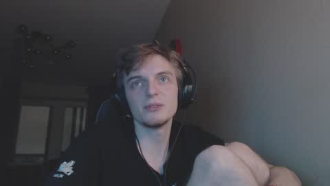 Snapshot of gasturfahe chatting on December 20, 2:19 am gasturfahe online show from December 20, 2:19 am